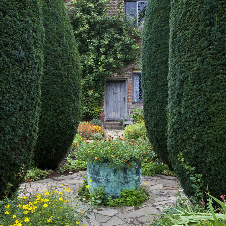 Sissinghurst Cottage Garden